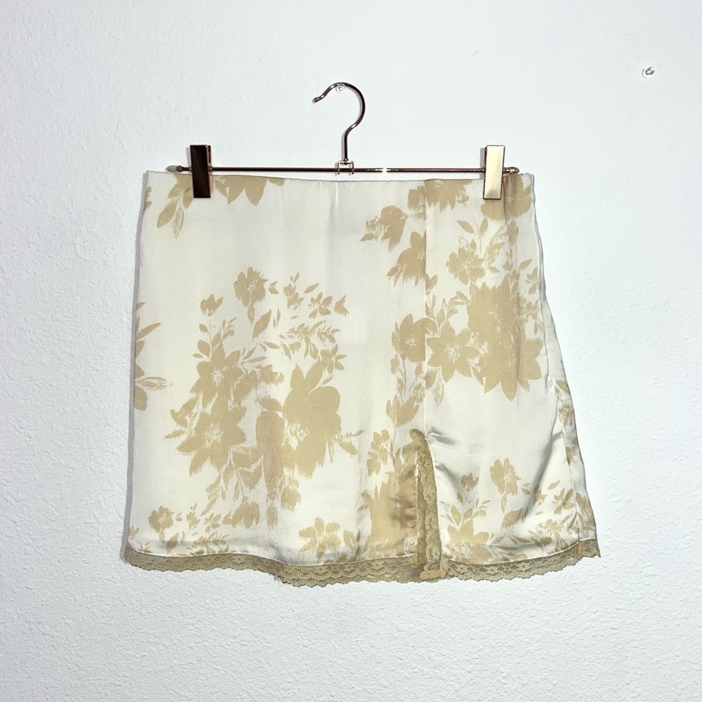 American Eagle Mini Lace Trim Floral Skirt Women's Medium
